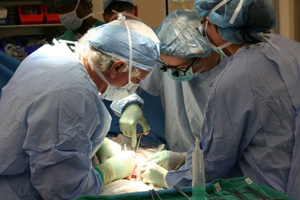 Phẫu thuật là phương pháp phổ biến để loại bỏ u dây thần kinh số 8